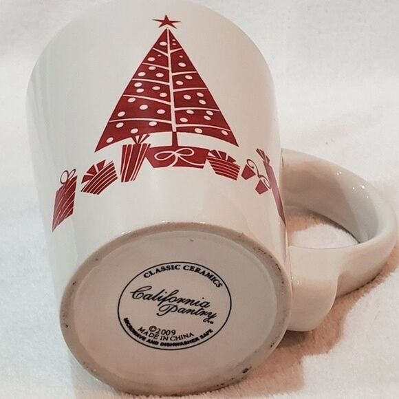 California Pantry 2009 Christmas Mugs Set of Two - Picture 4 of 8